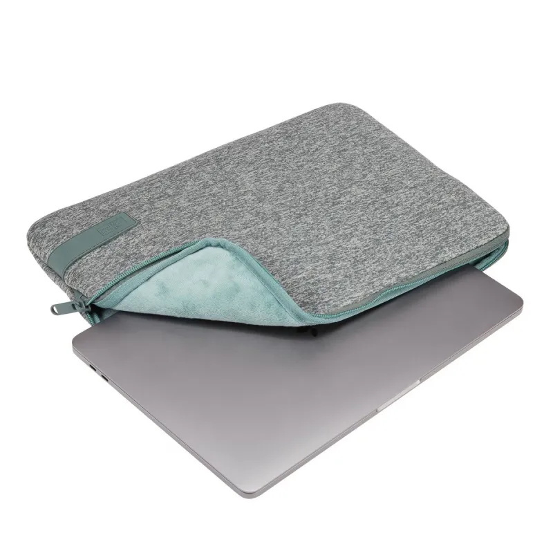 FuCda CCse Logic Reflect MacBook 13" Balsam | Espuma - TiendaCPU