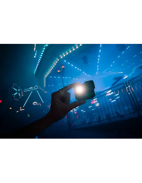 GoPro LIT HERO | Cámara compacta 4K con luz integrada y sumergible