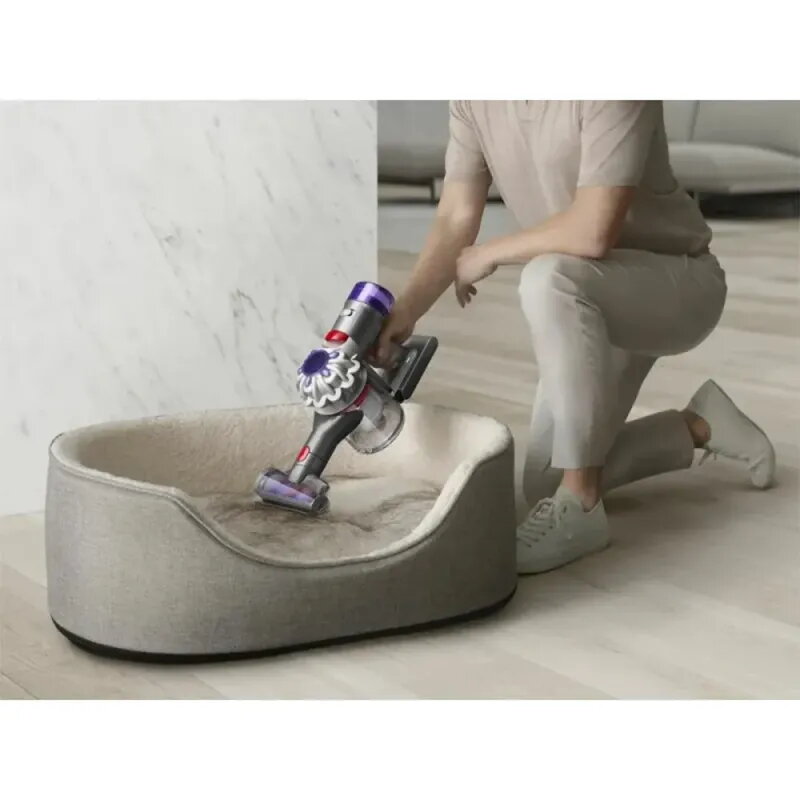 Dyson V8 Advanced: Powerful Cordless Vacuum for Pet Hair 130AW